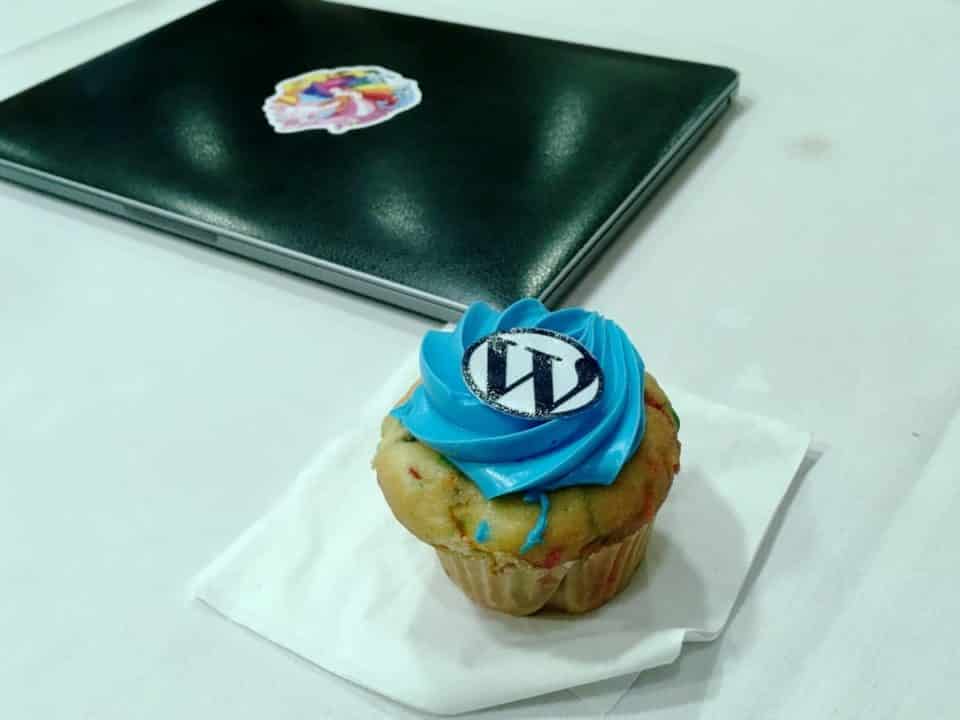 WordPress cupcake and laptop